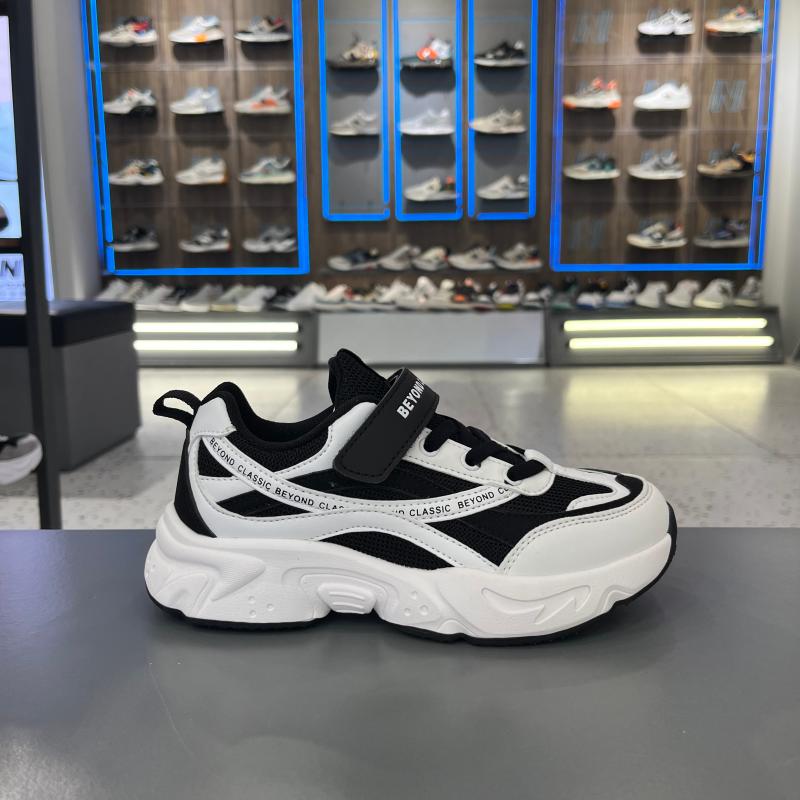 小总统防滑轻便耐磨舒适小孩跑步