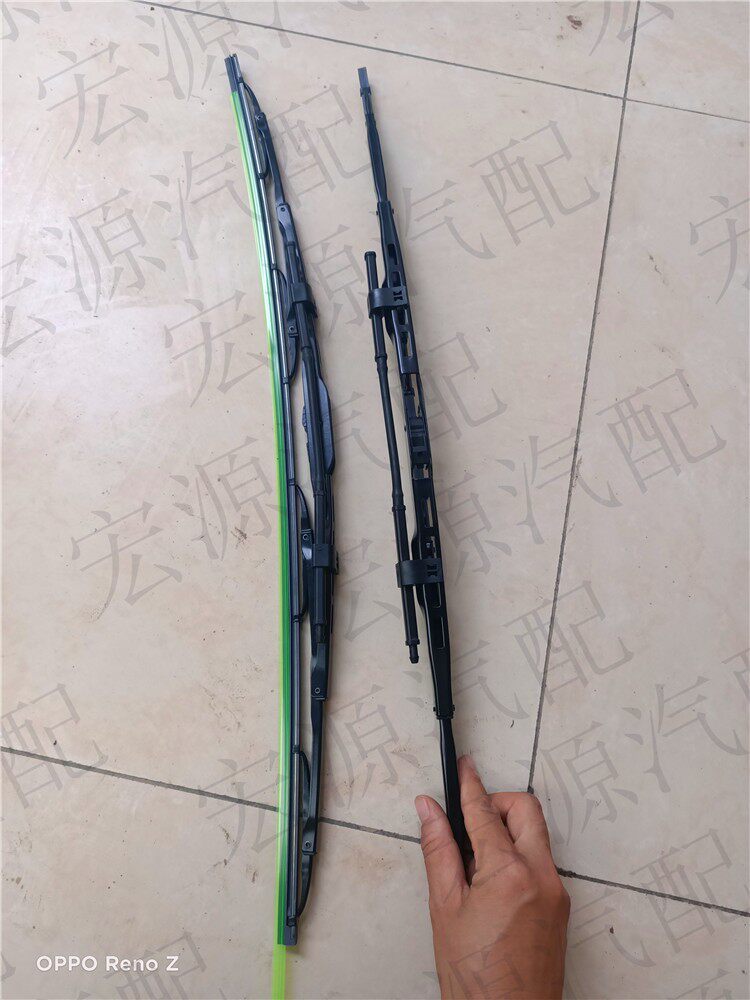 适用通用窄口u型接口带喷水有骨雨刷器片带喷水嘴专用65厘米长度