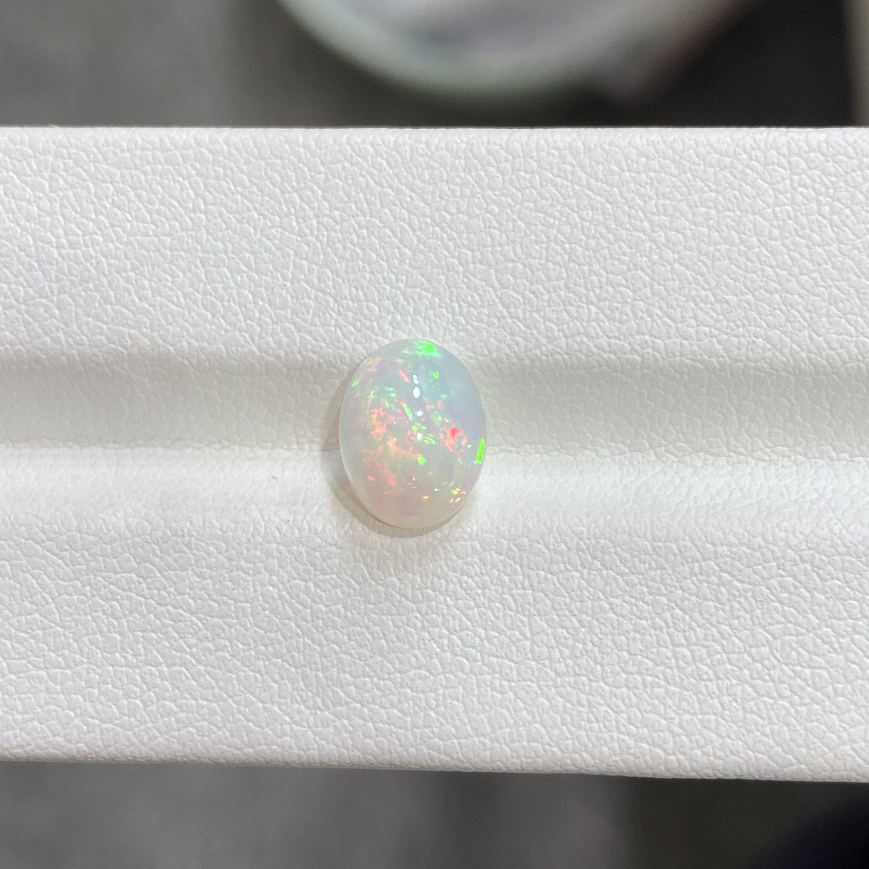 1.5克拉天然欧泊蛋面裸石戒面