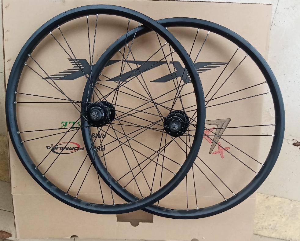 正品全新台湾XERO鑫元鸿26/27.5/29寸山地自行车碟刹快拆轮组尊轮