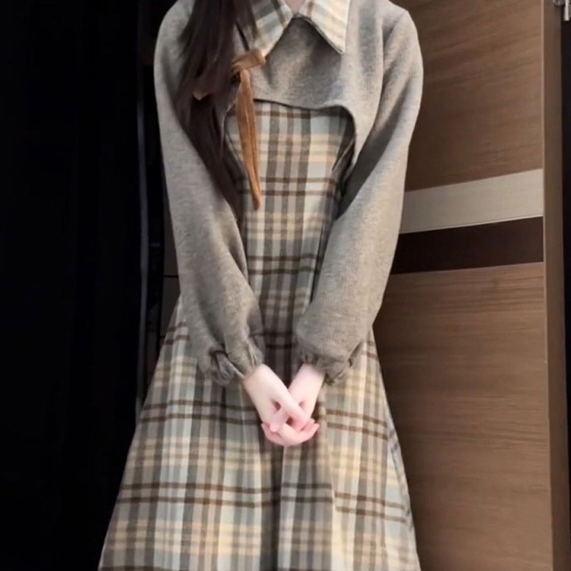 复古格纹小众连衣裙女叠穿蝴蝶结短款外套套装