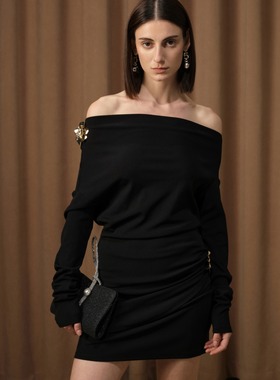 DIANA VEVINA 24秋冬黑色金色花朵打底上衣不规则半裙时尚套装女