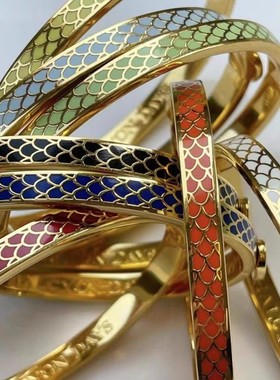 英国Halcyon Days欧式奢华鱼鳞6毫米铰链珐琅手镯带金边高档饰品