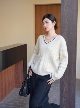 XANDRA 25春夏白色V领麻花毛衣时尚通勤百搭休闲宽松针织衫女