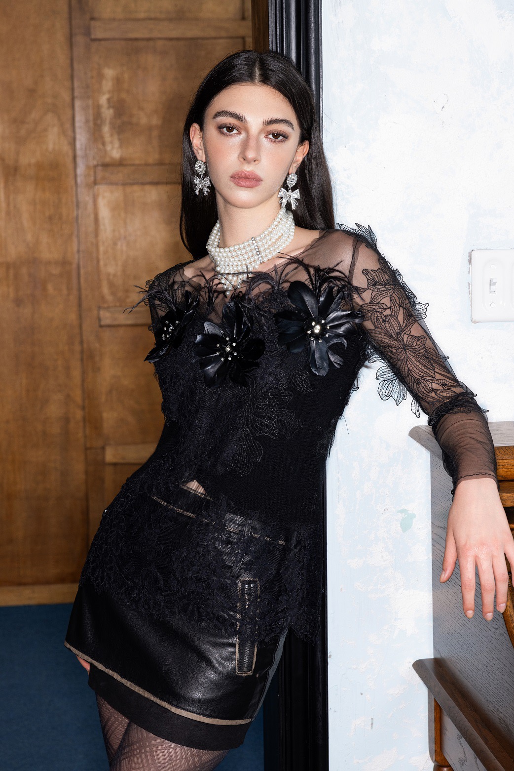 Aimme sparrow24秋冬黑色羽毛花朵蕾丝毛衣时尚优雅气质性感上衣