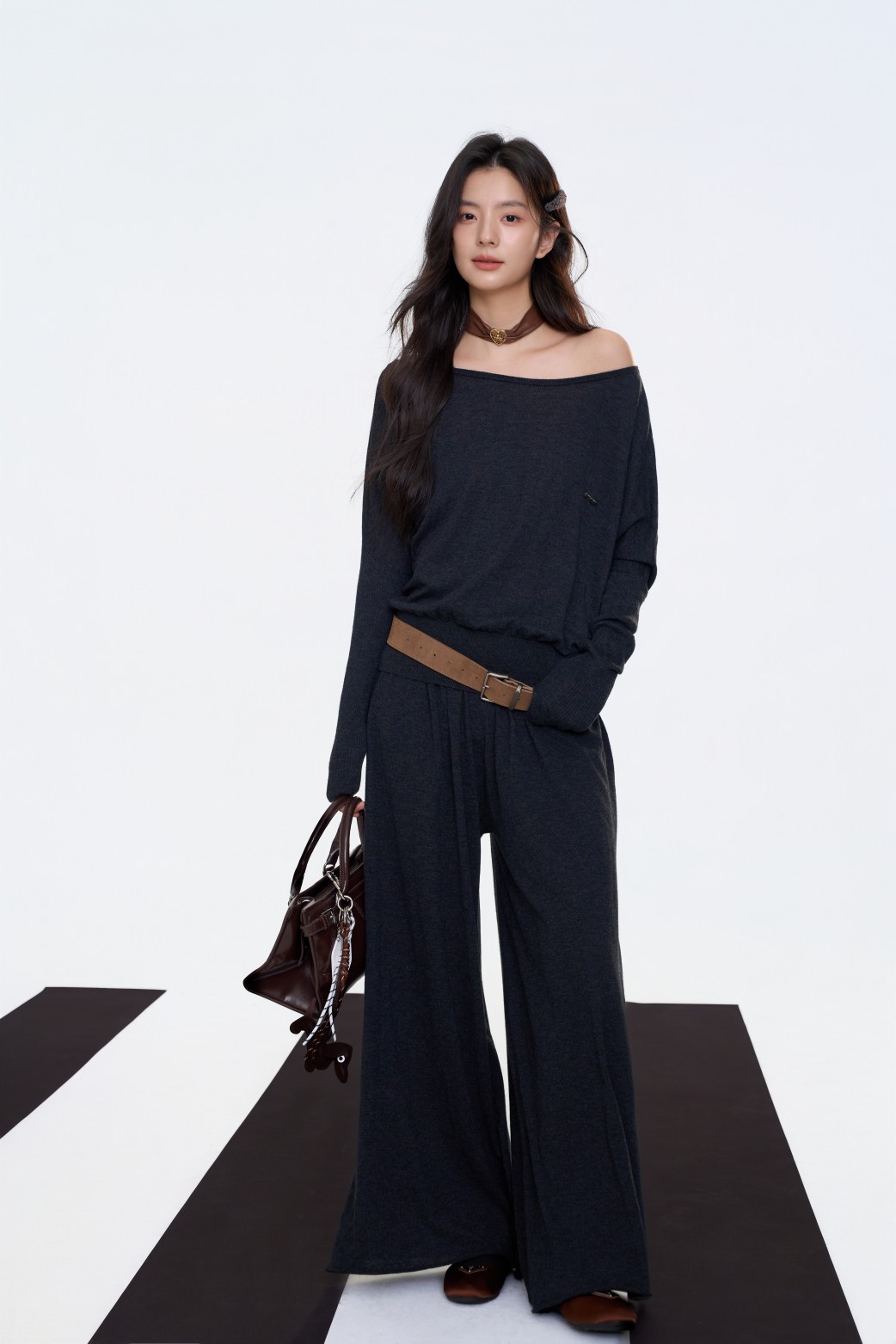 Aimme sparrow 25秋冬织物之美肌理精织黑色套装上衣长裤时尚休闲