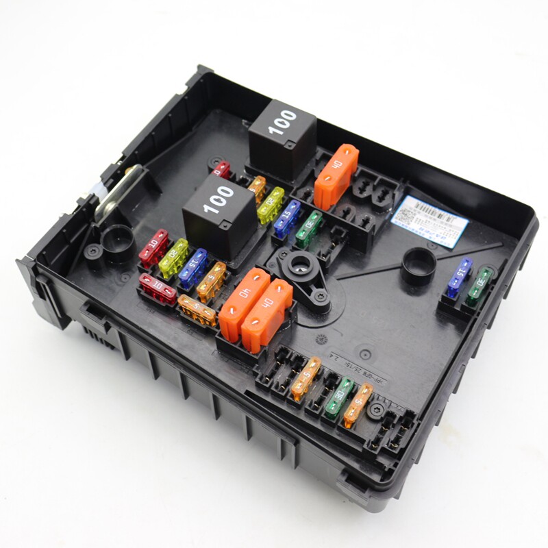 奥迪a3/s3 rsq3途欢尚酷昊锐速派野帝明锐中央继电器线路板保险盒