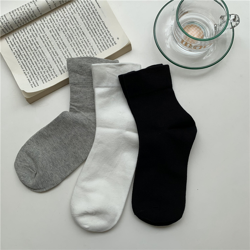 网红双装街头学生黑白灰中筒袜