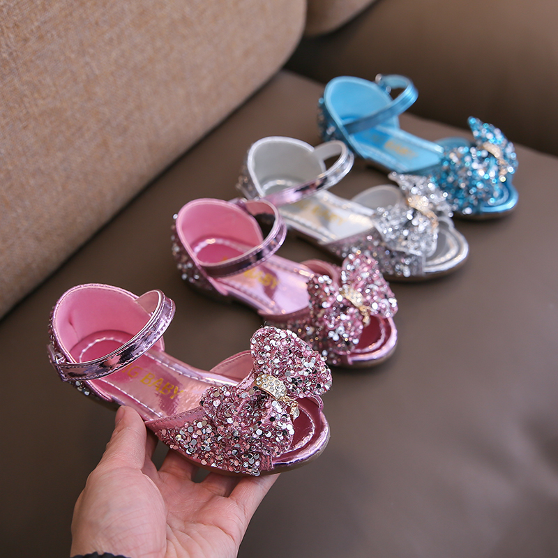 đáy giày chống trượt 2020 mùa hè mới cô gái dép mềm lưới sequined nơ công chúa màu đỏ giày phẳng hở mũi