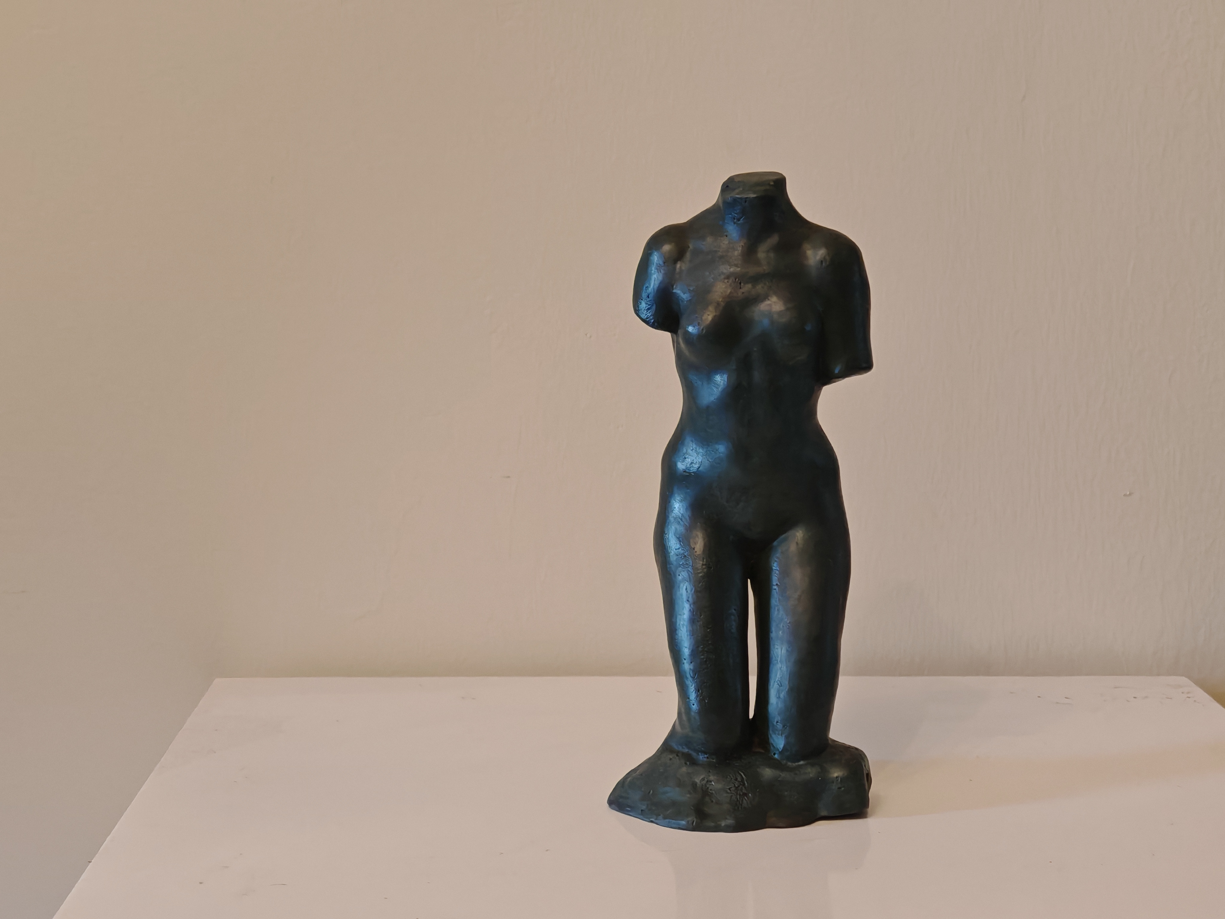 罗丹雕塑名作系列女性躯干小型青铜黑色装饰艺术品轻奢复古摆件