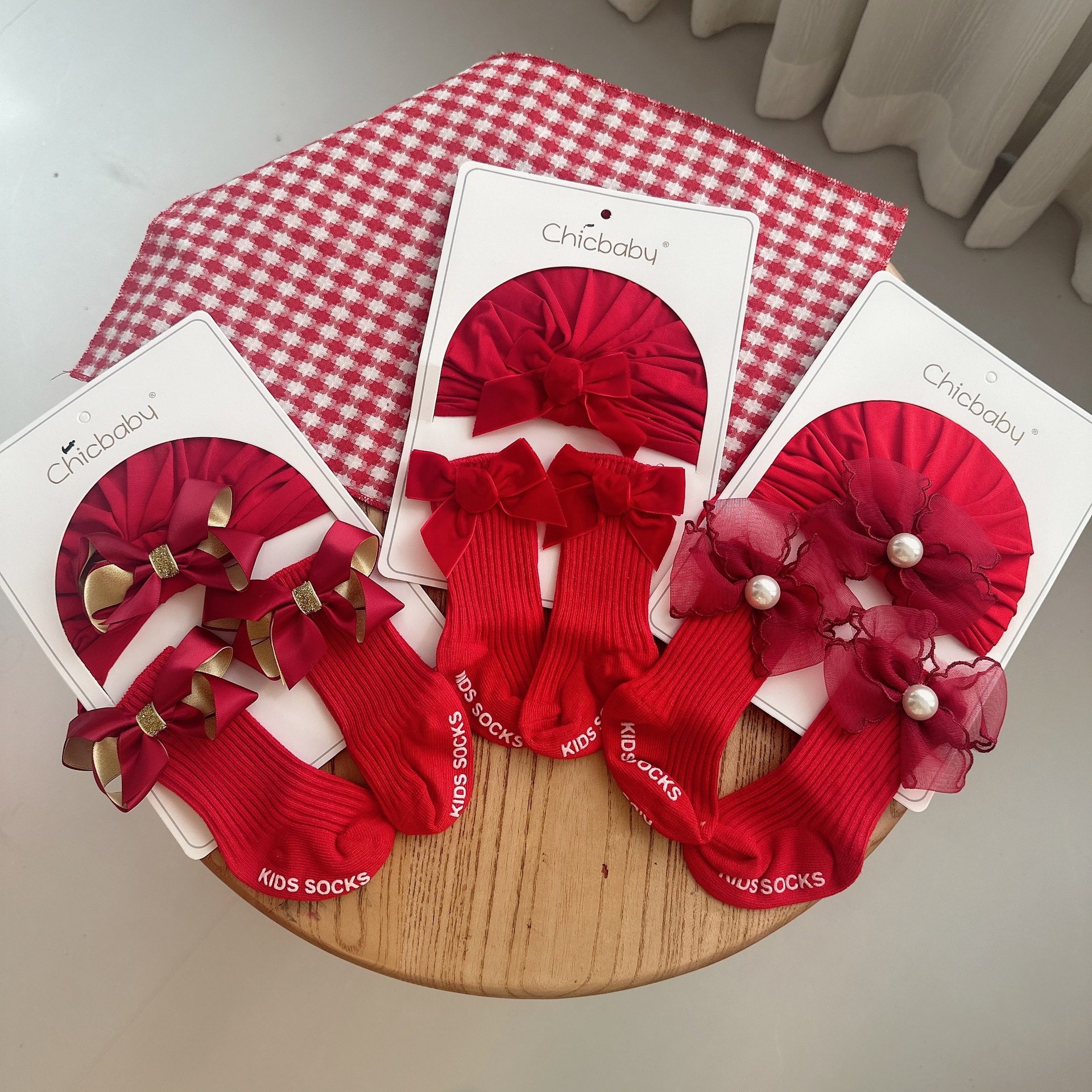 婴幼儿满月周岁黄色喜庆护囟门女宝宝帽子袜子套装新生儿童帽子,童装/婴儿装/亲子装,多件套 帽子、围巾、手套等组合,淘宝优惠券,粉丝福利购,淘宝优惠卷