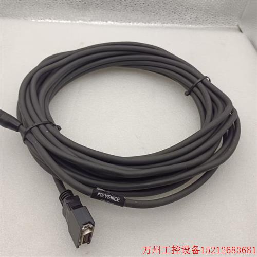 议价直拍不发:基恩士视觉缆线CV-C10 皮破了点不影响使用 低价处