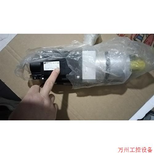 议价直拍不发:原装伺服电机  全新的GYS751DC2-T2C 750