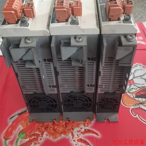 议价直拍不发:施耐德驱动LXM32AD30N4两台,有一台外壳轻微裂纹