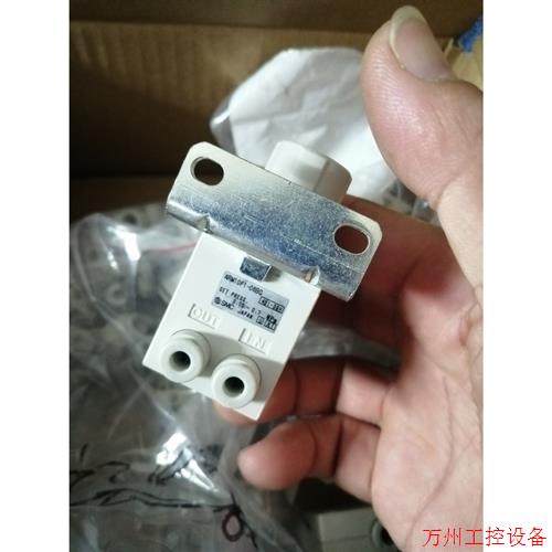 议价直拍不发:SMC调压阀ARM10F1-06bg一个。