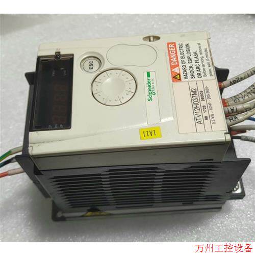 议价直拍不发:施耐德变频器 ATV12H037M2  0.37KW