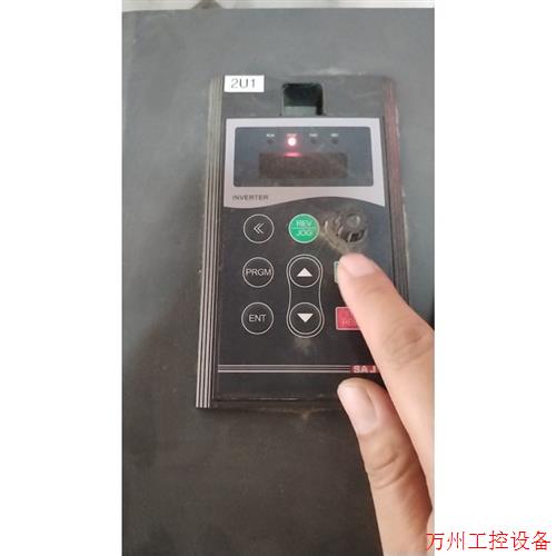 议价直拍不发:三晶变频器8000B-4T015GB/18R5PB 15/1