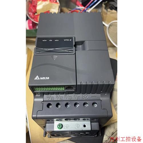 议价直拍不发:台达变频器VFD110E43A 9成新 测试包好 实物拍摄