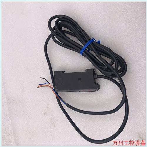 议价直拍不发:E3X-DA21-N光纤放大器 传感器现货实拍