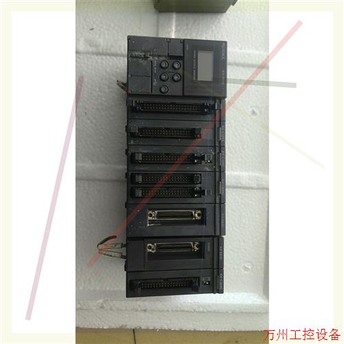 议价直拍不发:基恩士控制器带模块 KV-1000    KV-C64XC