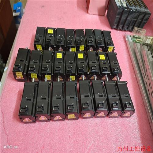 议价直拍不发:询价安川五系100W低惯量电机SGMAV-01ADA21,成色