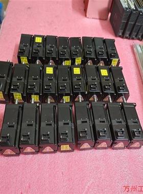 议价直拍不发:询价安川五系100W低惯量电机SGMAV-01ADA21,成色