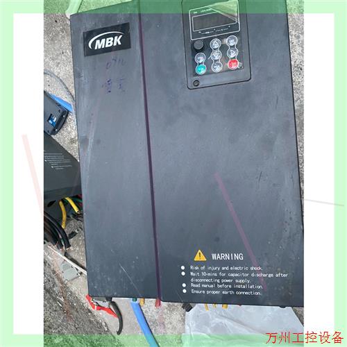 议价直拍不发:默贝克变频器MBK300-030PT4 30kw变频器 成色