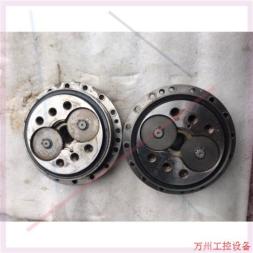 议价直拍不发:RV减速机、拆机的、没有输入轴、图片就是实物成色