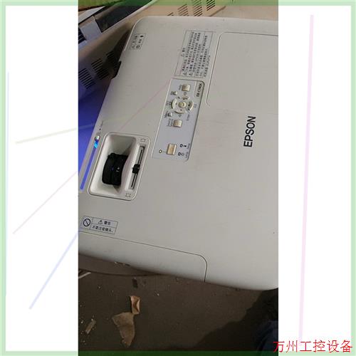 议价直拍不发:EPSON爱普生型号:EB-C740X成色如图,,功能正常使