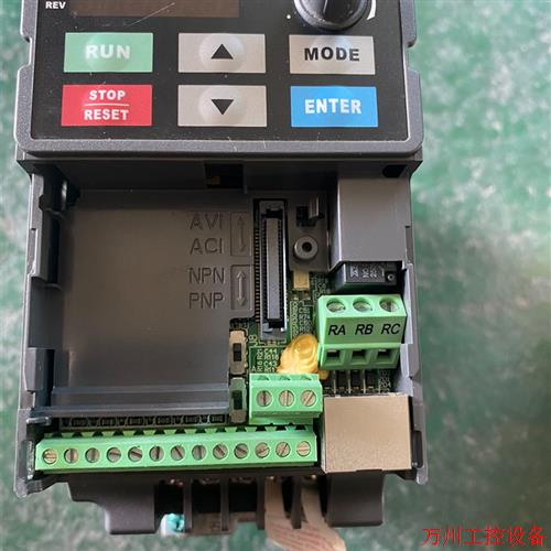 议价直拍不发:750W台达变频器VFD007E43C,功能完好二手拆机无维