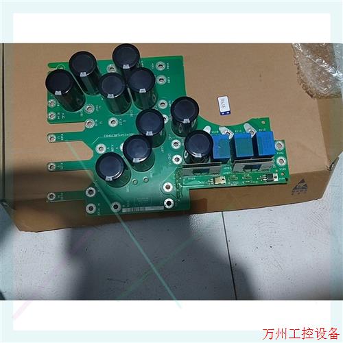 议价直拍不发:伦茨变频器8400  37Kw的,E84ACBEN4534v