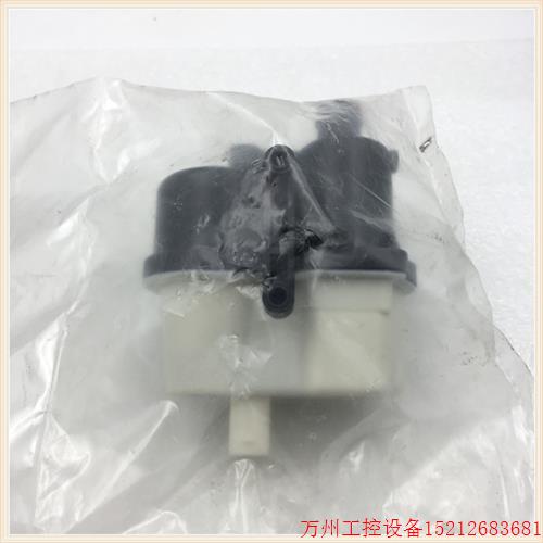 议价直拍不发:点火线圈 0 261 222 025 奔驰 雨刮水泵 001 545 7