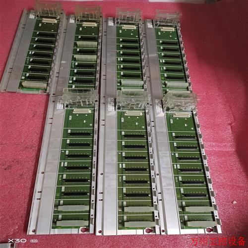 议价直拍不发:询价三菱Q系列扩展基板Q68B,成色实物如图,功能