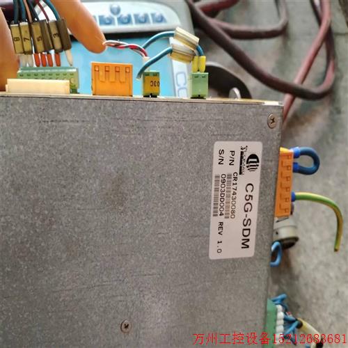 议价直拍不发:询价COMAU柯马控制器C5G-SDM,功能包好,成色如图