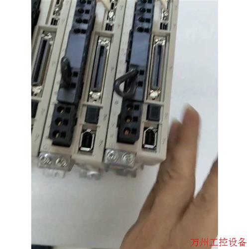 议价直拍不发:安川伺服驱动器SGD7S-R90A00A002 100W