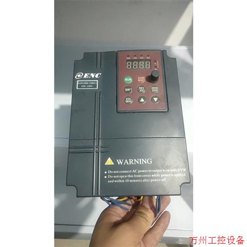 议价直拍不发:易能变频器,S100-2S0015B     功能正常,成色