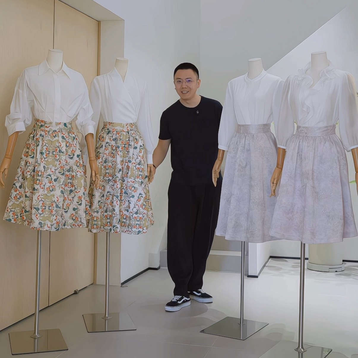 杰唯卡 重工刺绣公主裙！2026春夏新款减龄显瘦高腰A字中长半身裙