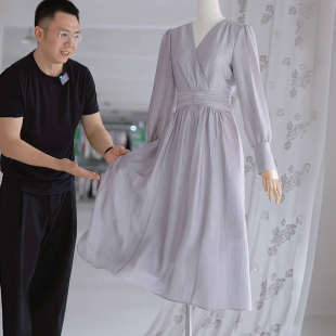 法式 显瘦中长款 温柔V领收腰连衣裙2026春季 宫廷袖 裙子 新款 杰唯卡