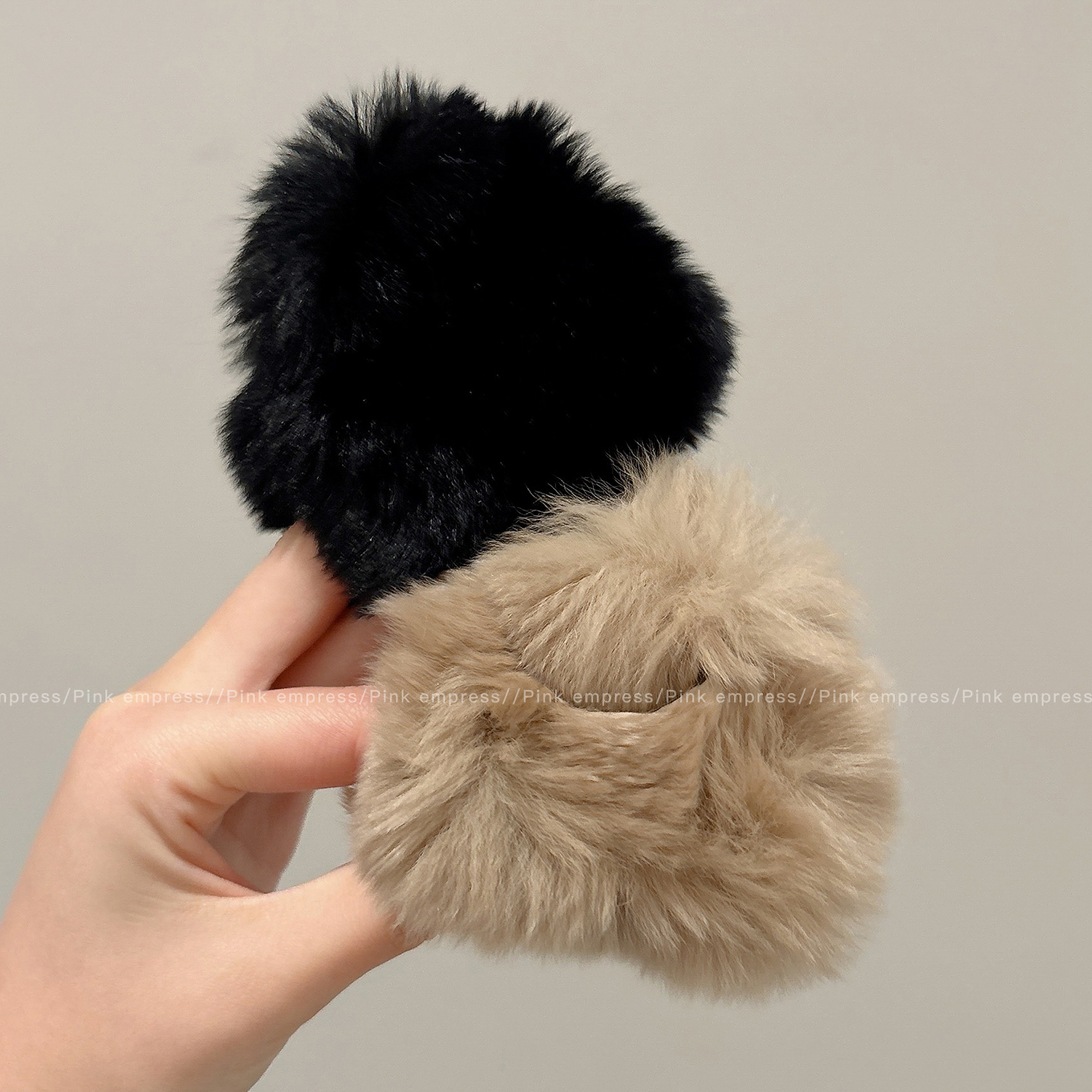 毛绒猫耳朵抓夹女2025新款秋冬中号发量少发夹后脑勺半扎发鲨鱼夹