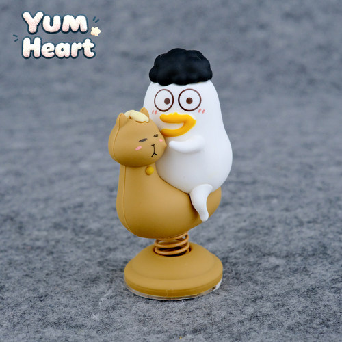 正版小刘鸭摇摇乐车载摆件！