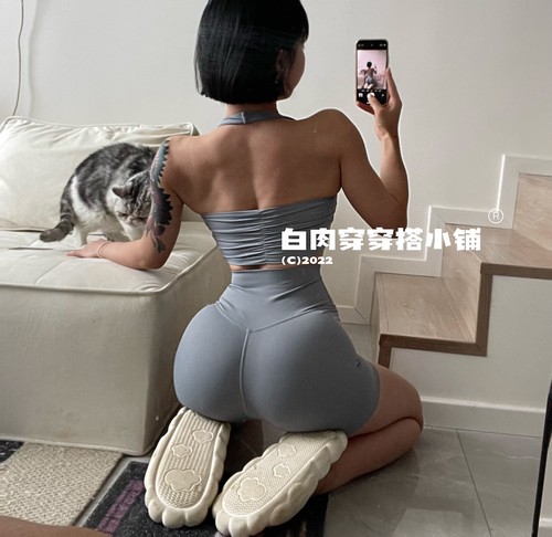 瑜伽女挂脖背心显背大