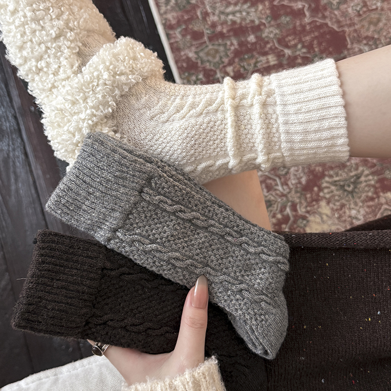 奶白羊毛袜子女秋冬款麻花中筒袜2025新款堆堆袜长筒冬天加厚保暖