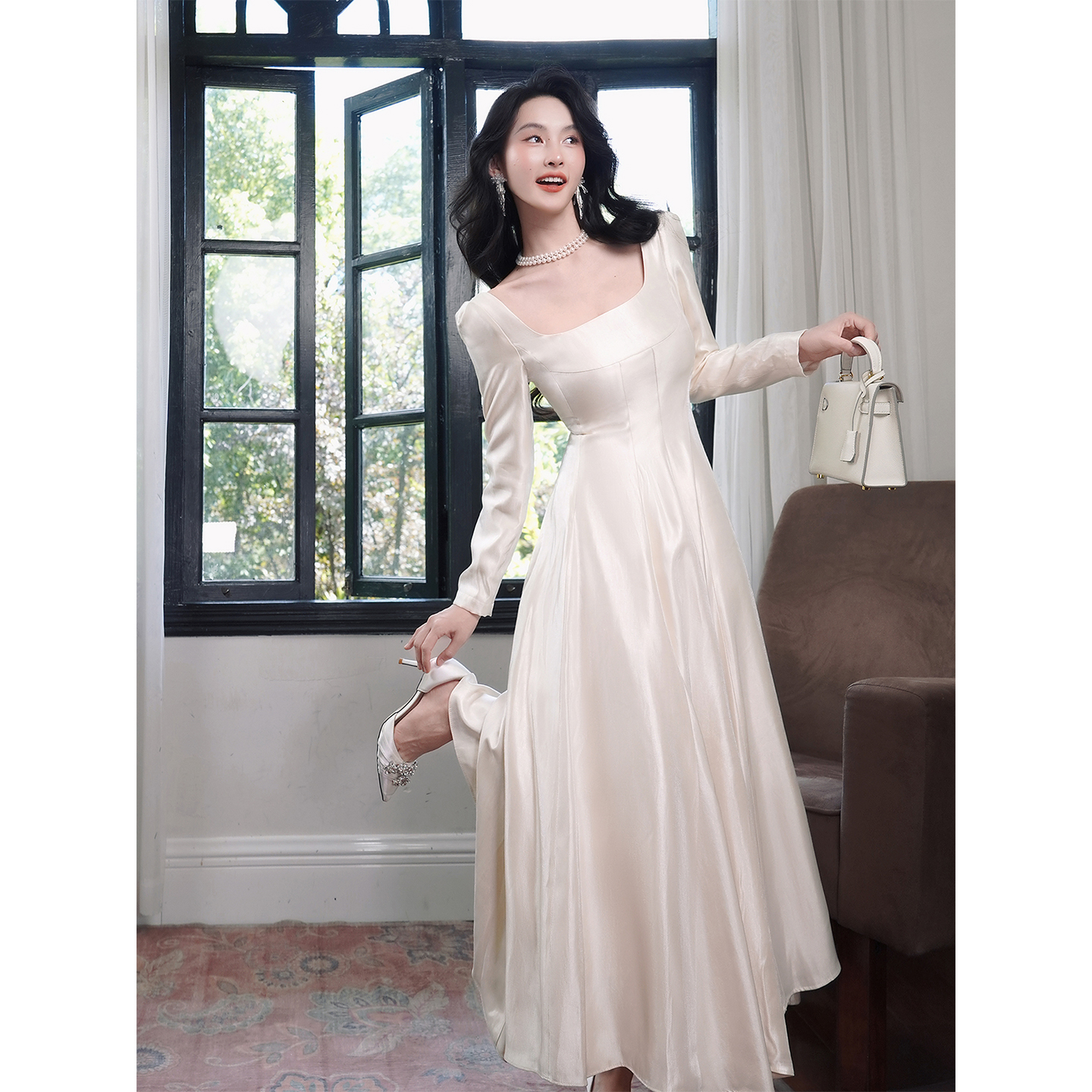 登记领证小白裙订婚礼服女简约高级感收腰显瘦长袖连衣裙平时可穿