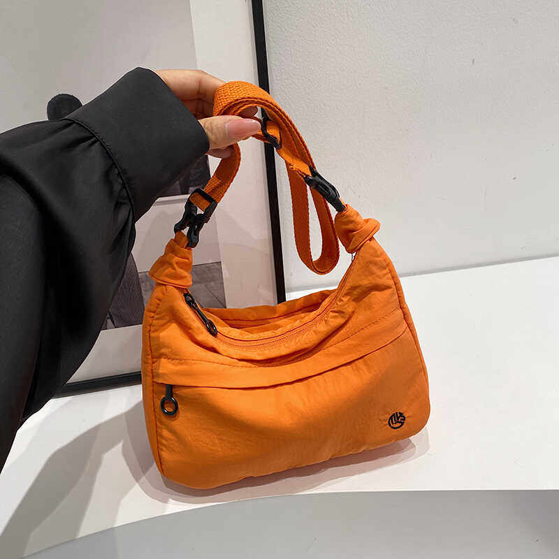 新款马卡龙色尼龙小方包防水轻便帆布包包休闲百搭单肩斜挎手机包