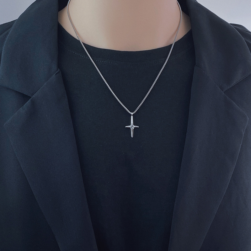 简约钛钢小十字架项链