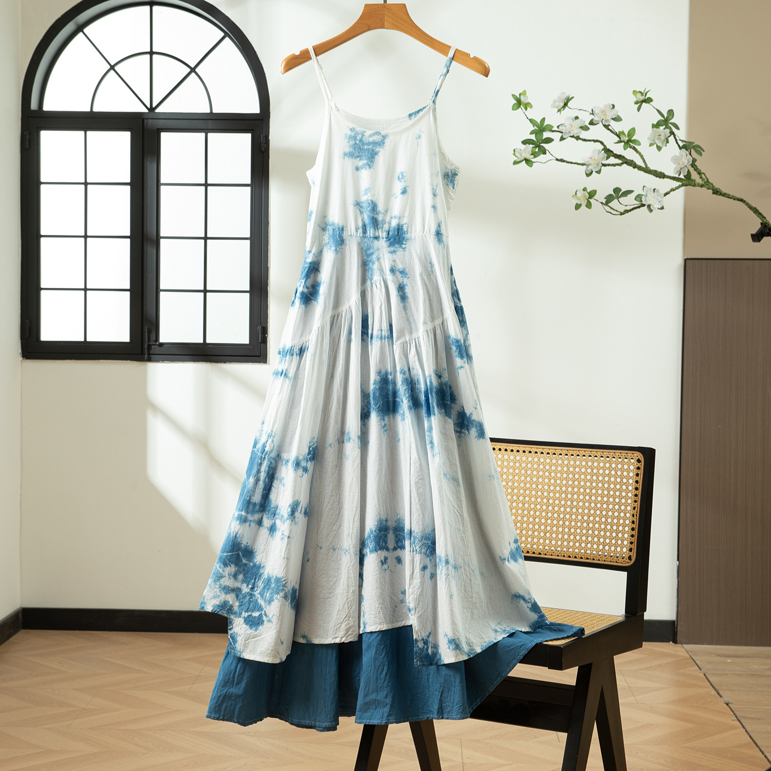云南古法手工扎染连衣裙女装新款蓝染海边度假风吊带裙旅游风穿搭,女装/女士精品,连衣裙,淘宝优惠券,粉丝福利购,淘宝优惠卷