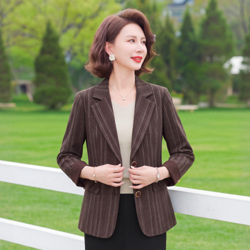 外套中年女士洋气短款小西服