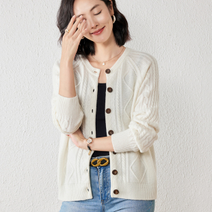 CB2508秋冬女100%羊毛绞花针织开衫 复古纽扣设计温柔叠穿穿搭风格