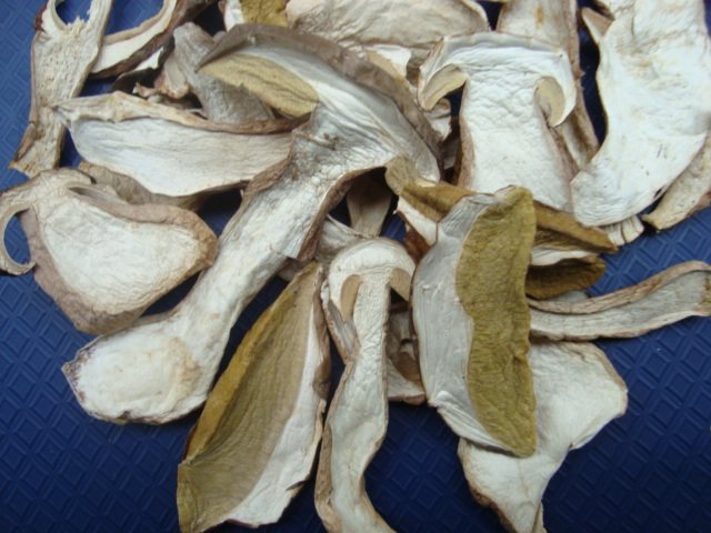 云南野生美味白牛肝菌干货云南特产新鲜野生菌营养保汤煸炒佳包邮