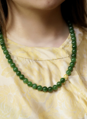 天然新中式国潮俄罗斯碧玉项链和田玉菠菜绿锁骨链毛衣链原创女款